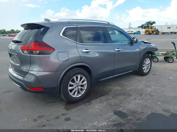 JN8AT2MT8JW457363 — 2018 Nissan Rogue, фото 4 с аукциона IAAI, Передняя часть