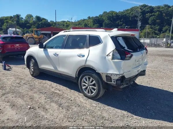 5N1AT2MV1JC708699 — 2018 Nissan Rogue, фото 3 с аукциона IAAI, Передняя часть