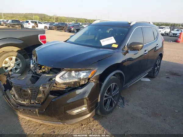 JN8AT2MT5JW464495 — 2018 Nissan Rogue, фото 2 с аукциона IAAI, Передняя часть