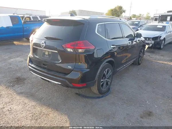 JN8AT2MT5JW464495 — 2018 Nissan Rogue, фото 4 с аукциона IAAI, Передняя часть