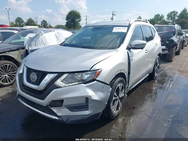 JN8AT2MT0KW504306 — 2019 Nissan Rogue, фото 2 с аукциона IAAI 01.10.2026, Передняя часть слева