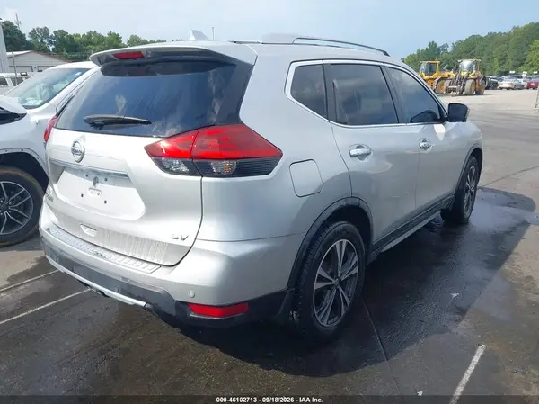 JN8AT2MT0KW504306 — 2019 Nissan Rogue, фото 4 с аукциона IAAI 01.10.2026, Передняя часть слева
