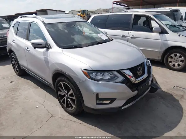 5N1AT2MV3KC743164 — 2019 Nissan Rogue, Передняя часть слева (Left Front), фото до ремонта