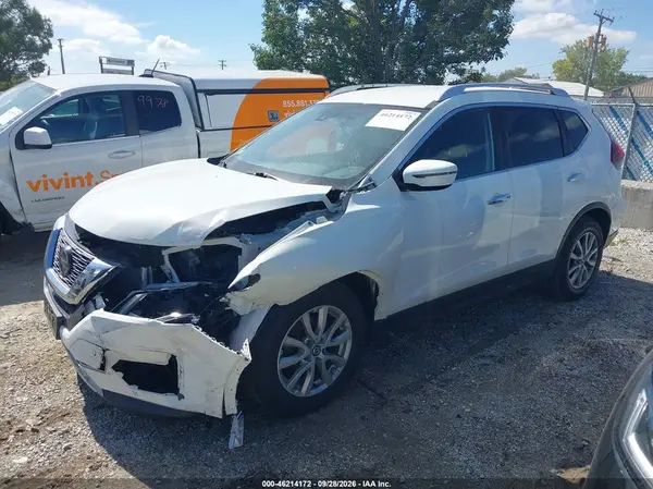 KNMAT2MT2LP530946 — 2020 Nissan Rogue, фото 2 с аукциона IAAI, Передняя часть слева