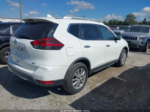 KNMAT2MT2LP530946 — 2020 Nissan Rogue, фото 4 с аукциона IAAI, Передняя часть слева