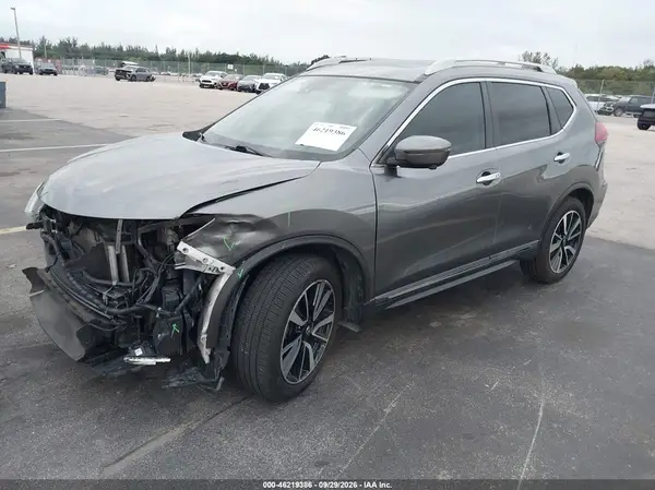 5N1AT2MT7LC813930 — 2020 Nissan Rogue, фото 2 с аукциона IAAI, Передняя часть слева