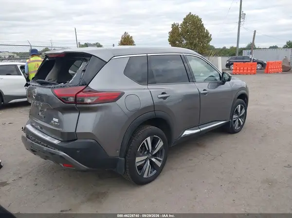 JN8BT3CB7PW464445 — 2023 Nissan Rogue, фото 4 с аукциона IAAI, Задняя часть слева