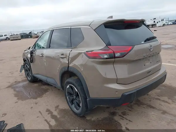 JN8BT3BBXRW288429 — 2024 Nissan Rogue, фото 3 с аукциона IAAI, Передняя часть