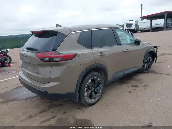JN8BT3BBXRW288429 — 2024 Nissan Rogue, фото 4 с аукциона IAAI, Передняя часть