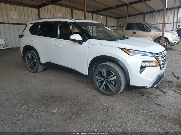 5N1BT3CA6RC731738 — 2024 Nissan Rogue, Передняя часть слева (Left Front), фото до ремонта
