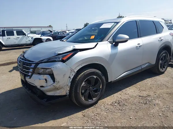 JN8BT3BB5SW169452 — 2025 Nissan Rogue, фото 2 с аукциона IAAI, Передняя часть