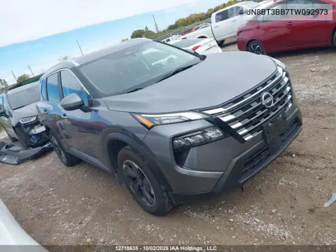 JN8BT3BB7TW092973 — 2026 Nissan Rogue, Сзади, фото до ремонта