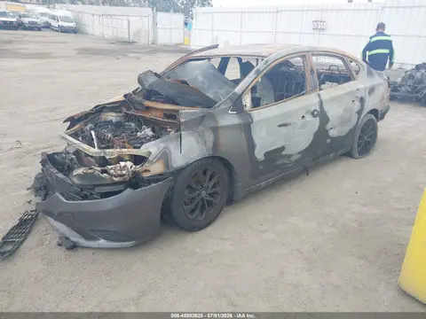 2018 Nissan SENTRA S VIN 3N1AB7AP2JY328629 фото 2