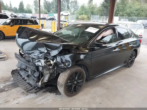 2018 Nissan SENTRA SR VIN 3N1AB7AP0JY260802 фото 2
