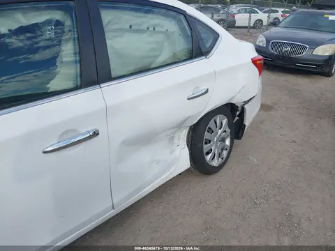 3N1AB7AP3KY382586 — 2019 Nissan Sentra, Сзади слева, фото до ремонта
