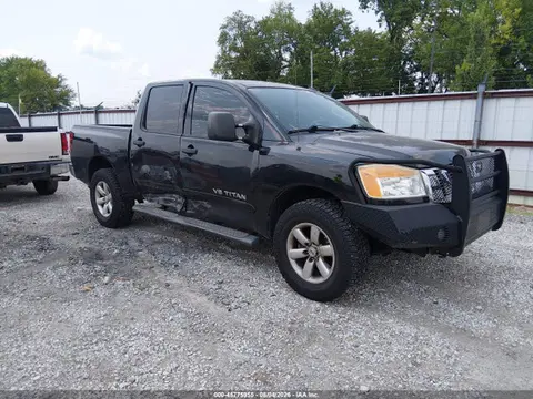 1N6BA0EC2EN516263 — 2014 Nissan Titan SV, Правый бок (Right Side), фото до ремонта