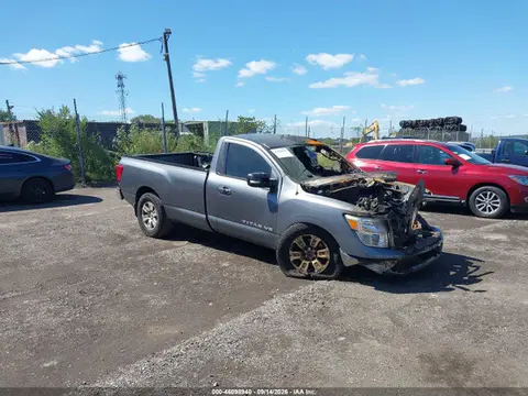 1N6AA1R81JN506311 — 2018 Nissan Titan SV, Пожар двигателя (Engine Burn), фото до ремонта