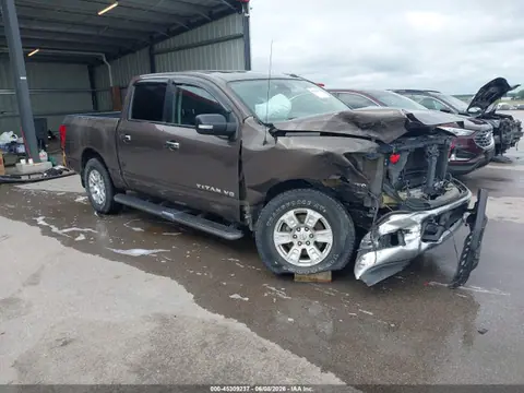 1N6AA1E55KN502968 — 2019 Nissan Titan SV, Передняя часть справа (Right Front), фото до ремонта