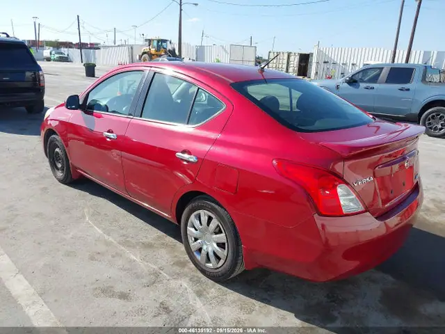3N1CN7AP7EK462237 — 2014 Nissan Versa 1.6 S/1.6 S+/1.6 SL/1.6 SV, фото 3 с аукциона IAAI 30.09.2026, Естественный износ