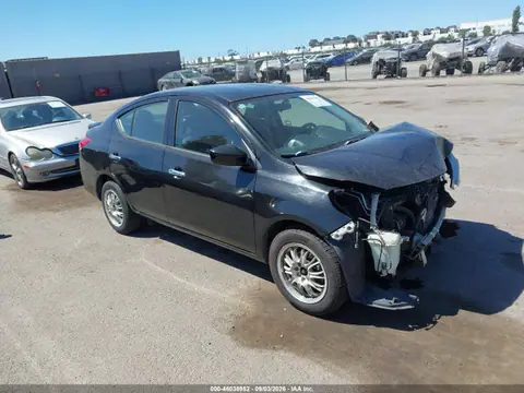 3N1CN7AP2GL885031 — 2016 Nissan Versa 1.6 S/1.6 S+/1.6 SL/1.6 SV, Передняя часть (Front End), фото до ремонта