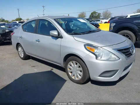 3N1CN7AP2GL869198 — 2016 Nissan Versa 1.6 S/1.6 S+/1.6 SL/1.6 SV, Задняя часть (Rear), фото до ремонта