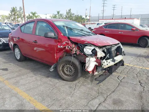 3N1CN7AP0EL830932 — 2014 Nissan Versa 1.6 S, Передняя часть (Front End), фото до ремонта