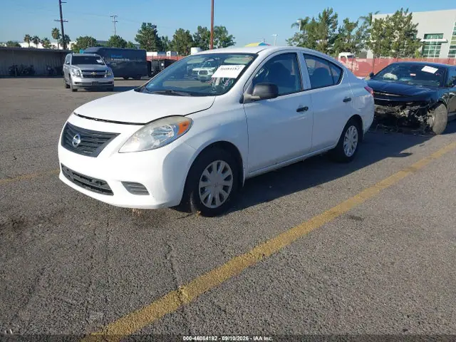 3N1CN7AP2EL863396 — 2014 Nissan Versa 1.6 S, фото 2 с аукциона IAAI 13.10.2026, Естественный износ