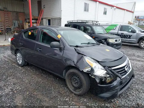 3N1CN7AP4FL872442 — 2015 Nissan Versa 1.6 S, Передняя часть (Front End), фото до ремонта