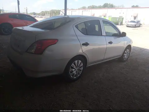 2015 Nissan Versa 1.6 S VIN 3N1CN7AP4FL942277 фото 4