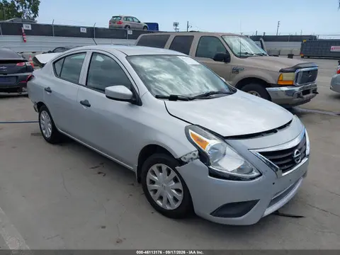 3N1CN7AP4GL817409 — 2016 Nissan Versa 1.6 S, Передняя часть (Front & Rear), фото до ремонта