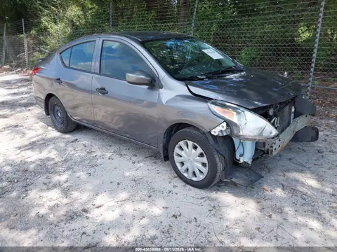 3N1CN7AP2HL870000 — 2017 Nissan Versa 1.6 S, Передняя часть (Front End), фото до ремонта