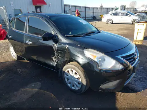 3N1CN7AP5FL827414 — 2015 Nissan Versa 1.6 SV, Задняя часть (Rear), фото до ремонта