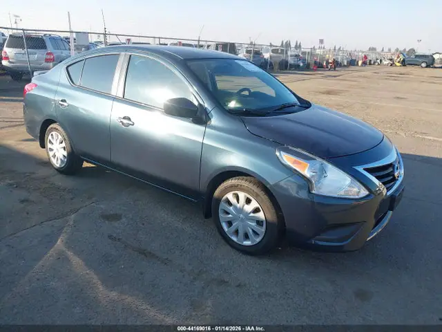 3N1CN7AP4HL902431 — 2017 Nissan Versa 1.6 SV, Передняя часть (Front End), фото до ремонта