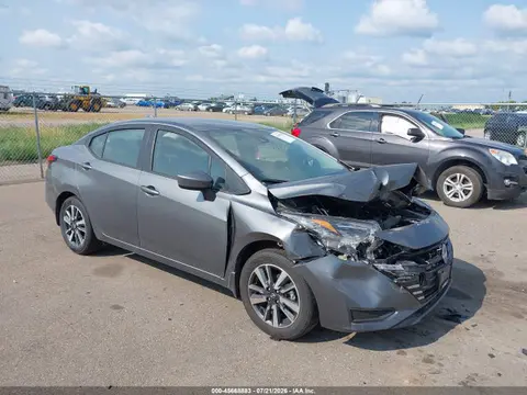3N1CN8EV5SL830838 — 2025 Nissan Versa 1.6 SV, Передняя часть (Front End), фото до ремонта