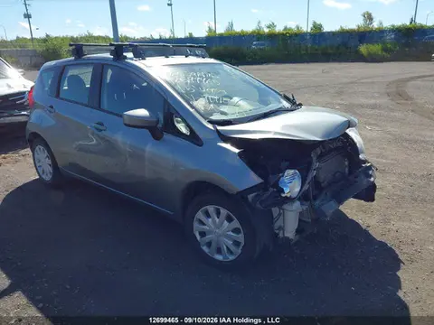 3N1CE2CP2FL414155 — 2015 Nissan Versa Note 1.6 S/1.6 SL/1.6 SR/1.6 SV, Передняя часть (Front), фото до ремонта
