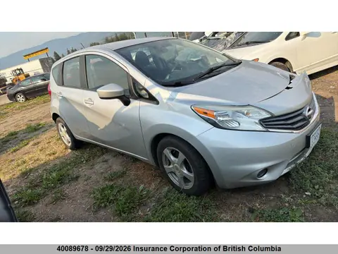 3N1CE2CP3FL402418 — 2015 Nissan Versa, Передняя часть (Front), фото до ремонта