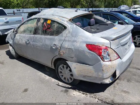 2016 Nissan Versa VIN 3N1CN7AP1GL881634 фото 3