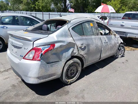 2016 Nissan Versa VIN 3N1CN7AP1GL881634 фото 4