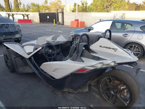 2022 Polaris Slingshot S With Technology Package VIN 57XAATHD5N8149188 фото 3
