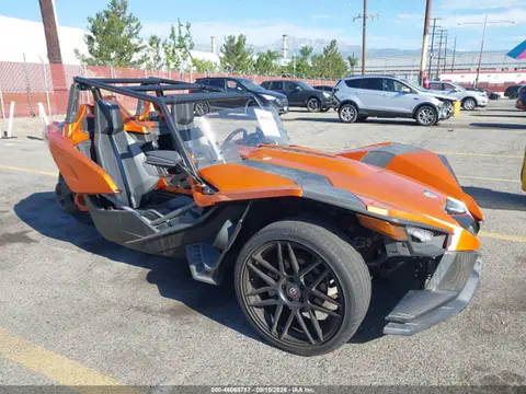 57XAAPFAXF5104721 — 2015 Polaris Slingshot SL, Передняя часть (Front End), фото до ремонта