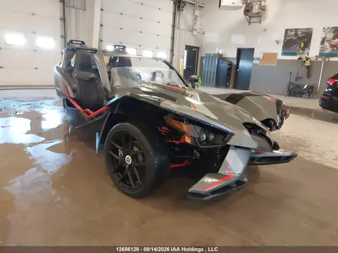 57XAAPFA7J8128417 — 2018 Polaris Slingshot SL, Передняя часть (Front), фото до ремонта