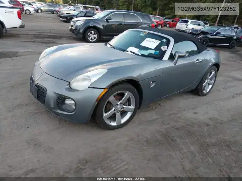 1G2MG35X97Y123252 — 2007 Pontiac Solstice, фото 2 с аукциона IAAI, Не указано