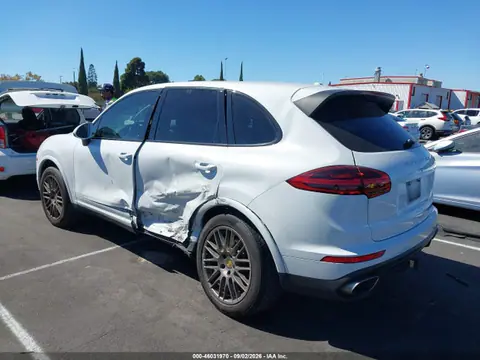 2018 Porsche Cayenne Platinum Edition VIN WP1AA2A25JKA02912 фото 3