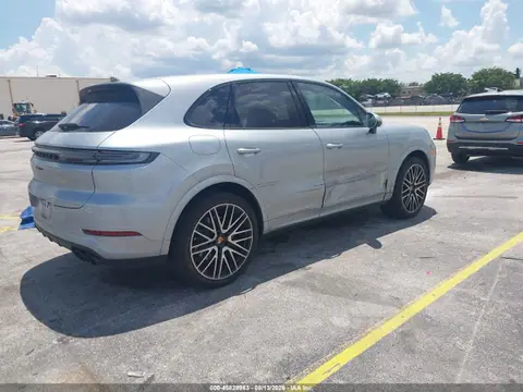 2025 Porsche Cayenne VIN WP1AA2AY8SDA02266 фото 4