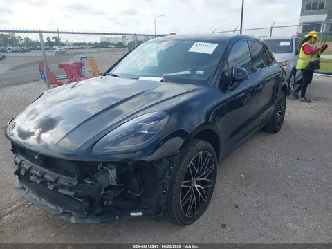 2024 Porsche Macan T VIN WP1AA2A55RLB18899 фото 2