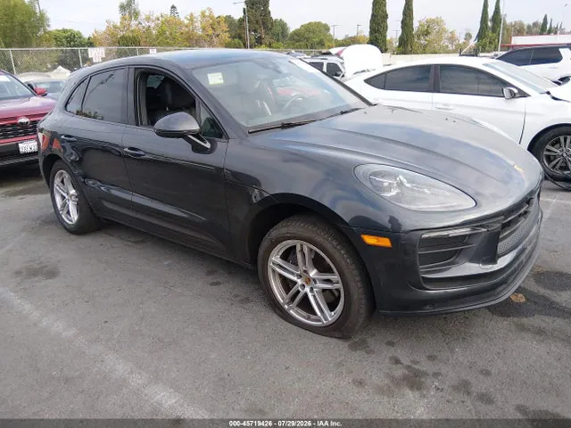 2024 Porsche Macan T VIN WP1AA2A58RLB17553 фото 1