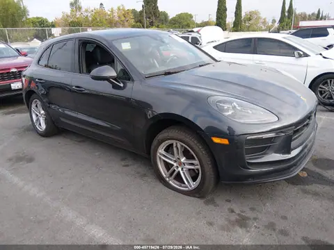 WP1AA2A58RLB17553 — 2024 Porsche Macan T, Left & Right Side, фото до ремонта