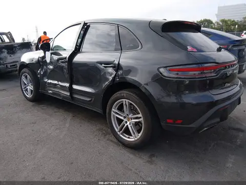 2024 Porsche Macan T VIN WP1AA2A58RLB17553 фото 3