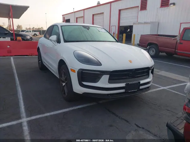 2024 Porsche Macan T VIN WP1AA2A58RLB02311 фото 1