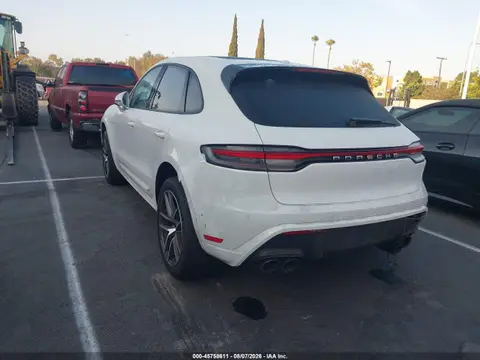 2024 Porsche Macan T VIN WP1AA2A58RLB02311 фото 3